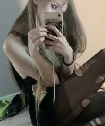 Стройная, изящная и чувственная брюнетка готова побаловать тебя своими ласками и нежностями. Приезжай и окунись в атмосферу страсти и релаксации. Только я смогу удовлетворить твои сокровенные желания. Звони прямо сейчас! 10413, 23 года